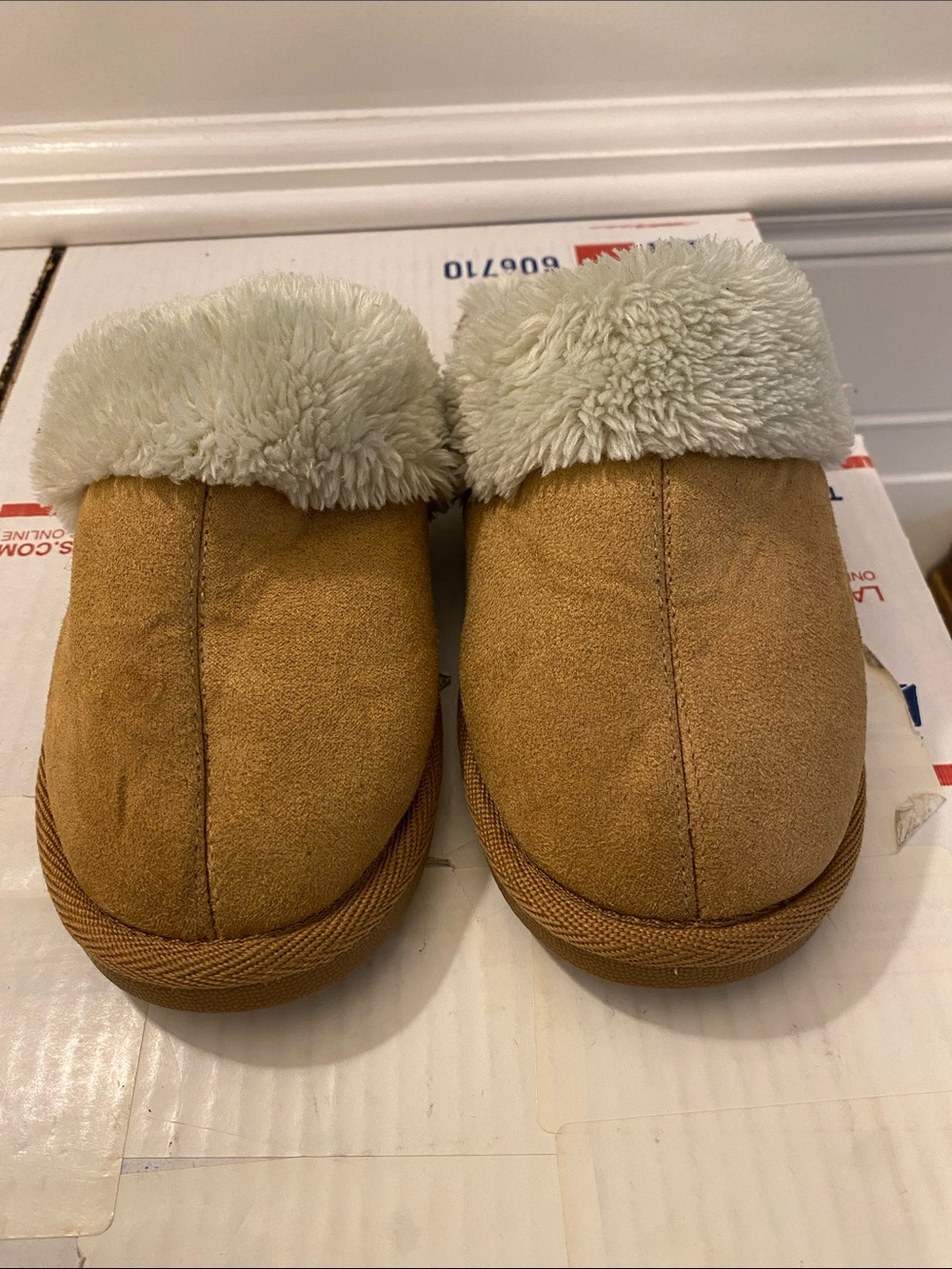 Corey’s size 7 shoes good condition